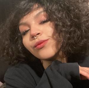 Meet your Posher, Selena